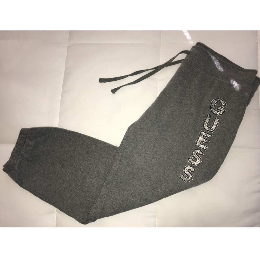 Guess sweatpants 🖤